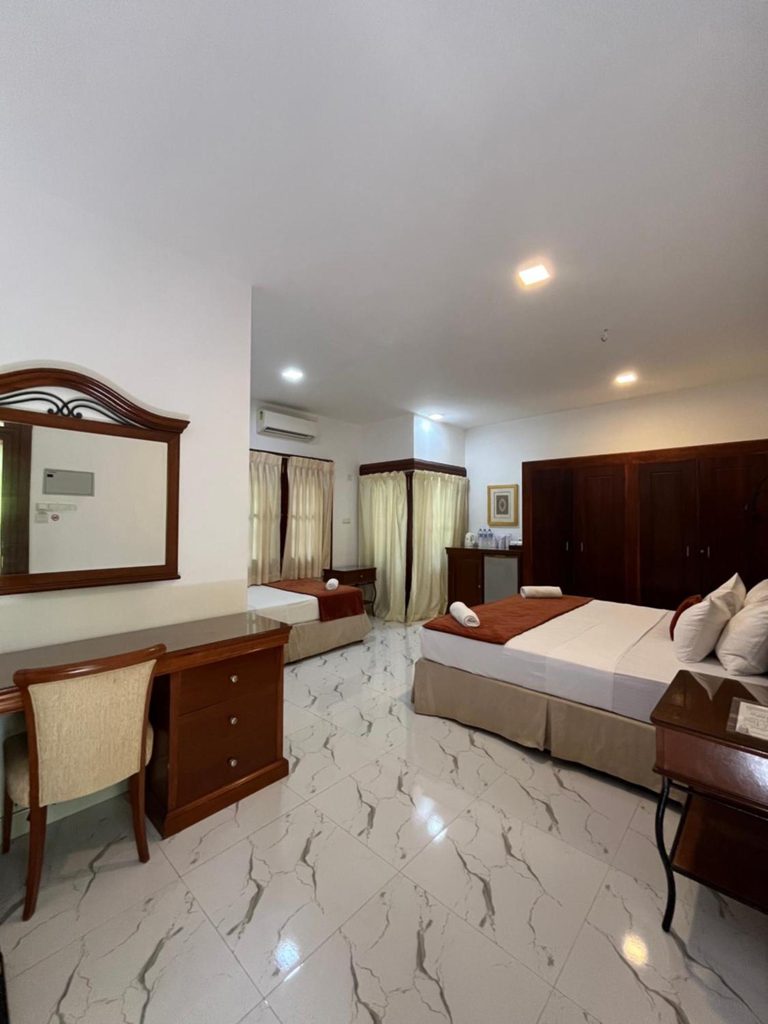 Hotel 4 U Saliya Garden Anuradhapura Exterior foto