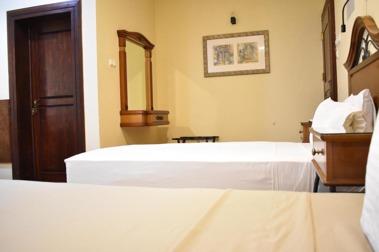 Hotel 4 U Saliya Garden Anuradhapura Exterior foto