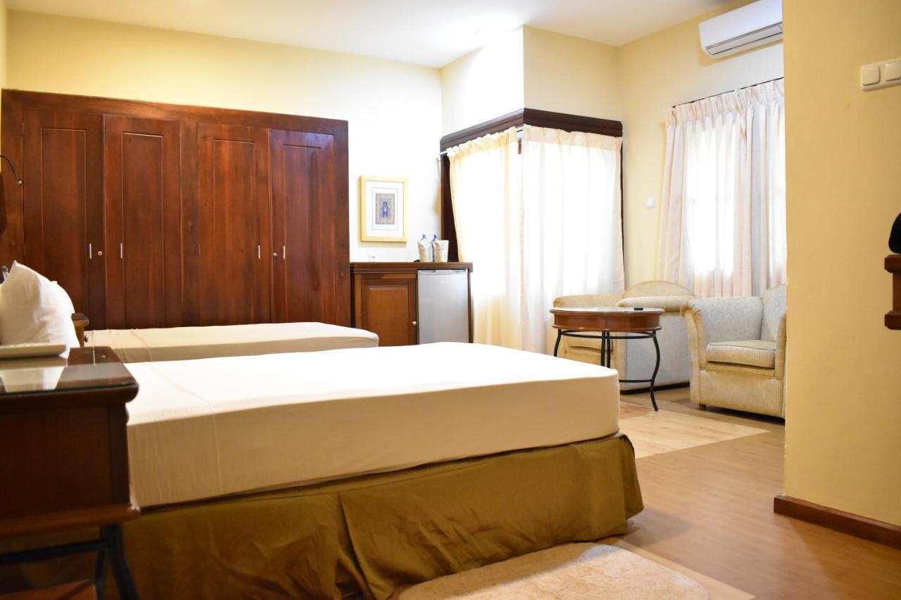 Hotel 4 U Saliya Garden Anuradhapura Exterior foto