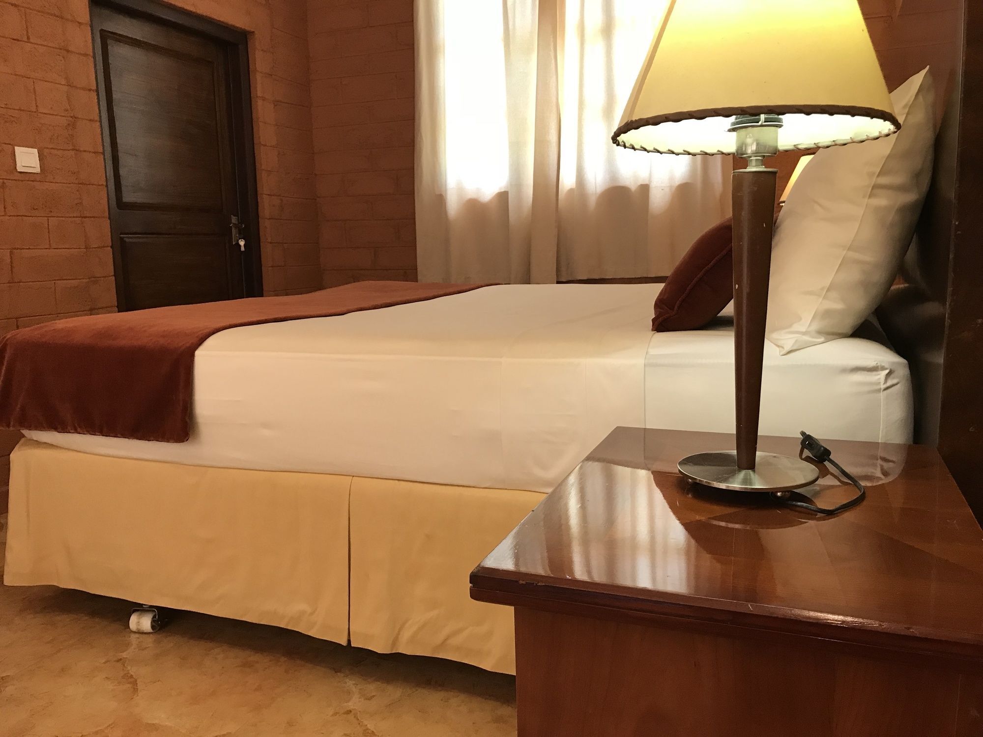 Hotel 4 U Saliya Garden Anuradhapura Exterior foto