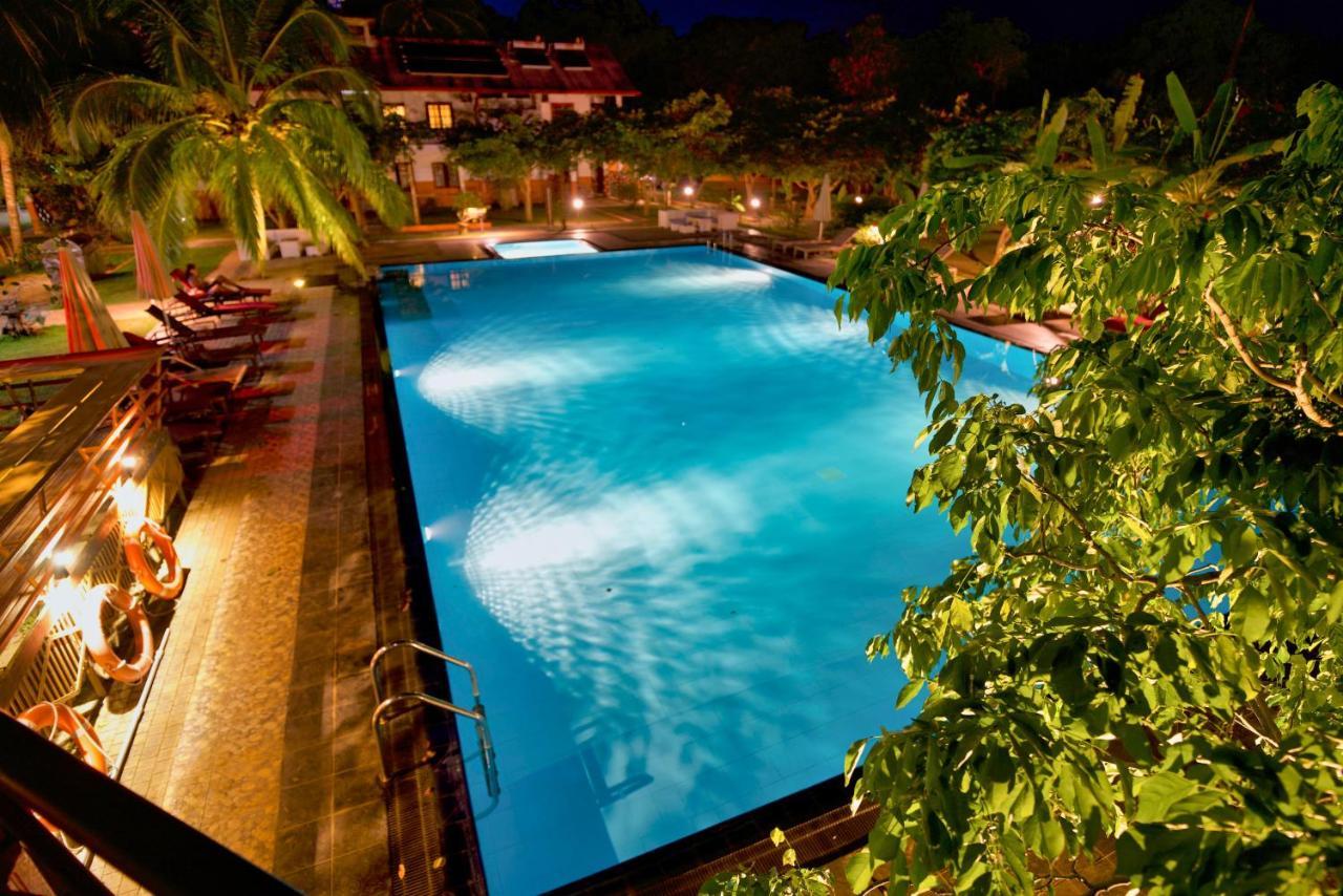 Hotel 4 U Saliya Garden Anuradhapura Exterior foto