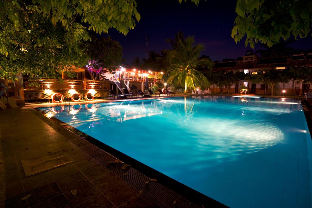 Hotel 4 U Saliya Garden Anuradhapura Exterior foto